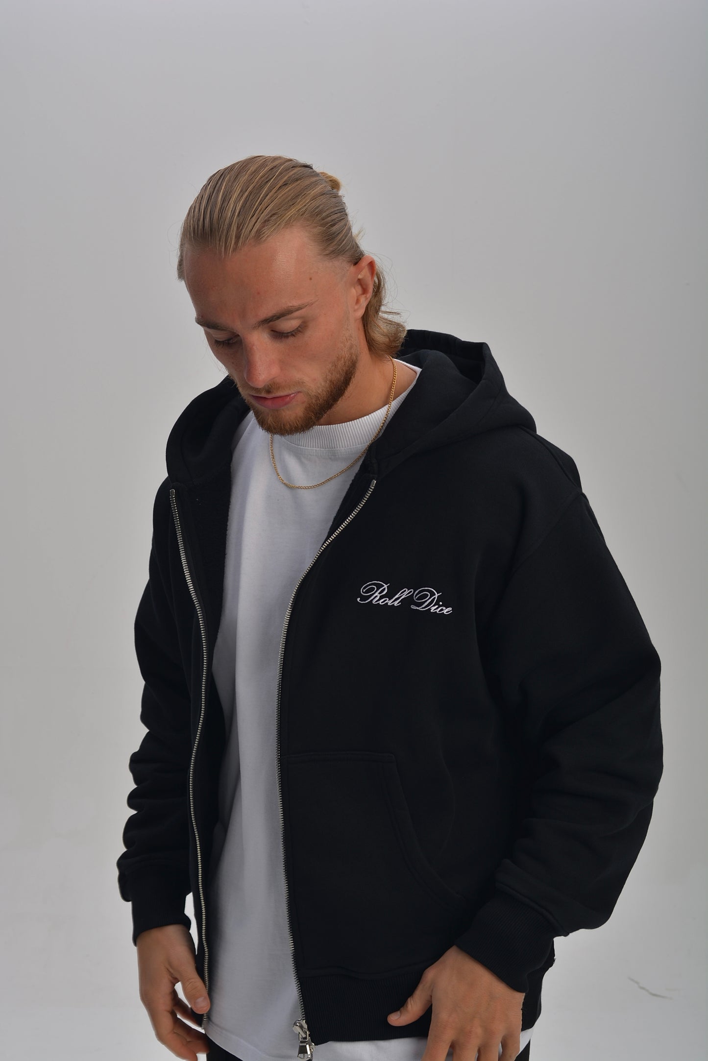 EMBROIDERED HOODED ZIP UP - BLACK